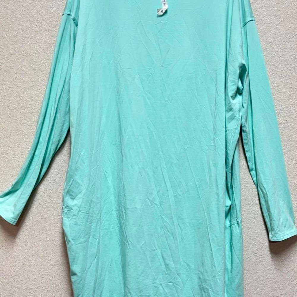 lululemon athletica Green Tunic T-Shirt Long Sleeve Scoop Neck Stretch 12
